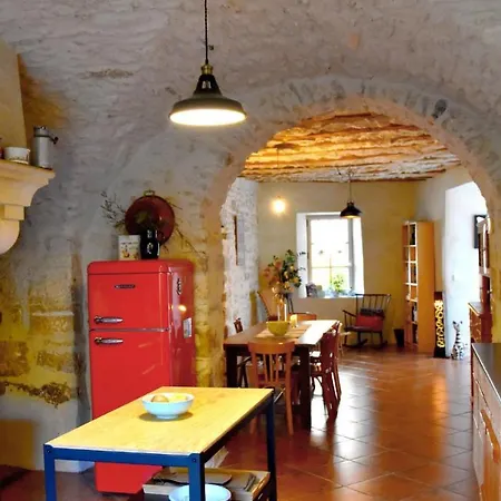 La Magnanerie De *